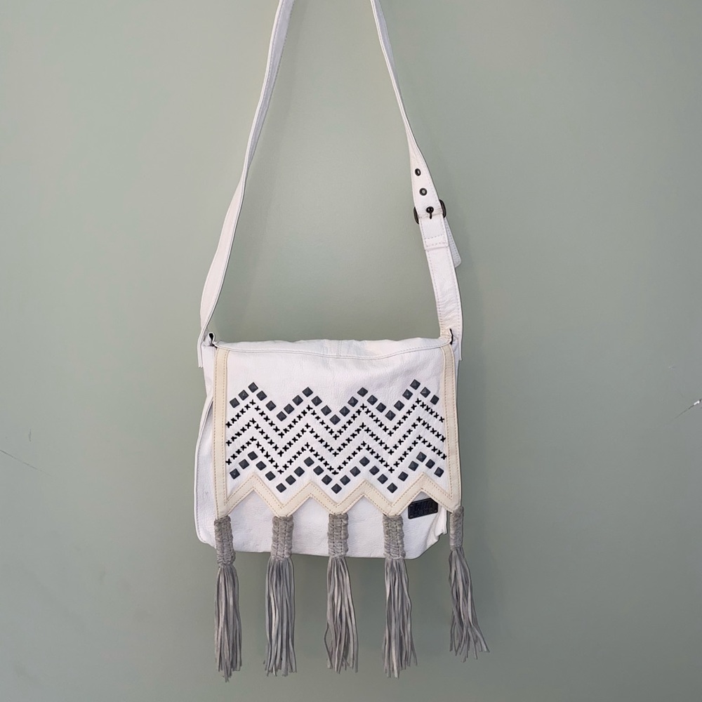 White beachy Billabong bag